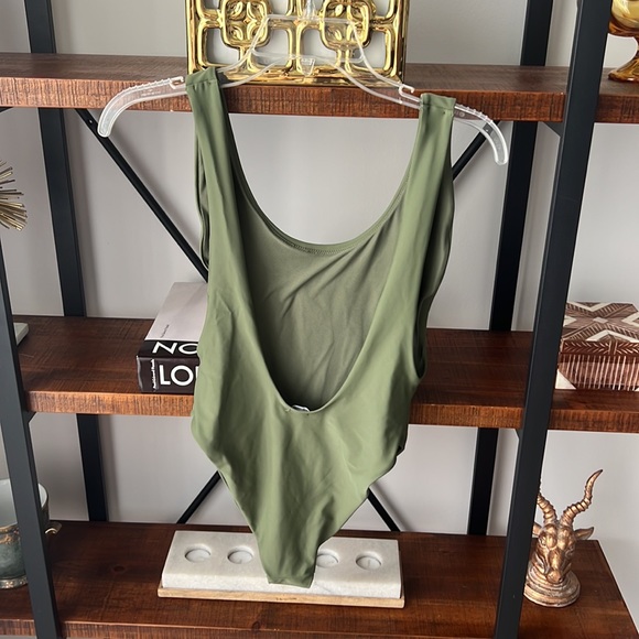 aerie Swim Nwot Aerie Super Scoop One Piece Swimsuit Size Womens Medium Long Torso Green